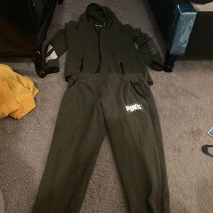 Pink sweet outfit missing strings